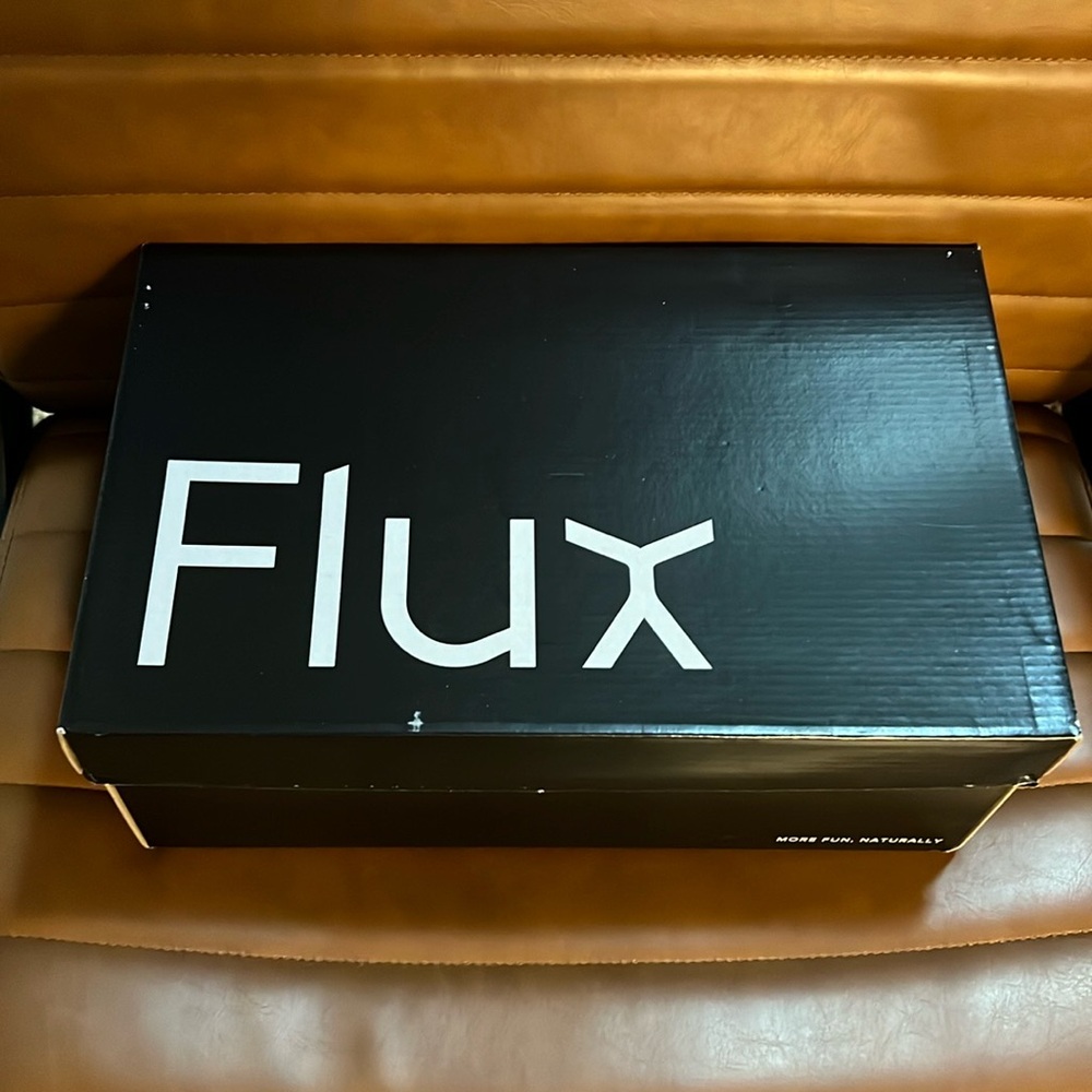 Flux Footwear Adapt Trainer Men’s Size 10 black knit black sole -NEW In box